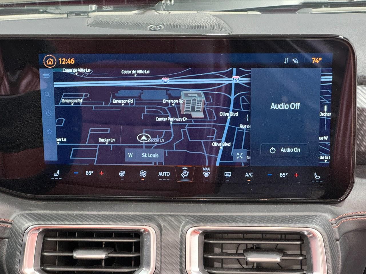 Ford Mustang Vehicle Full-screen Gallery Image 13