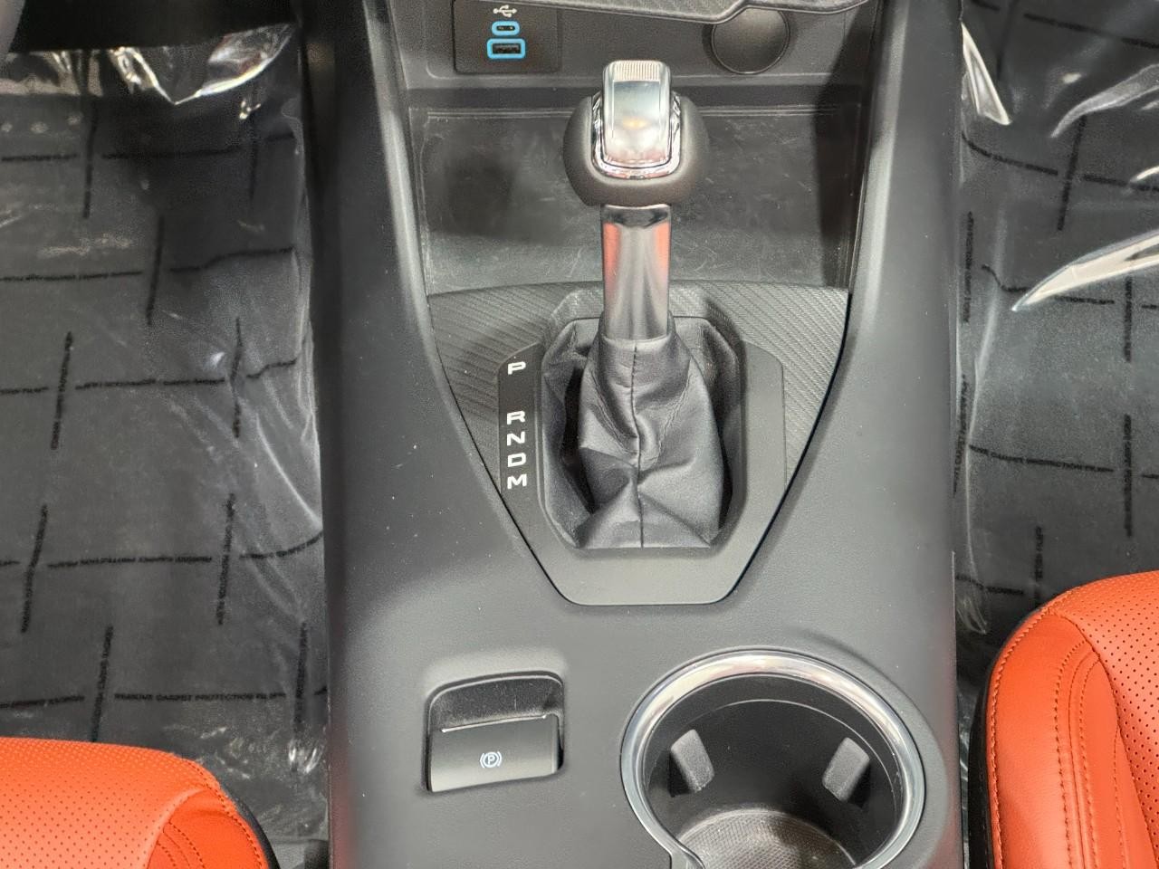 Ford Mustang Vehicle Full-screen Gallery Image 15