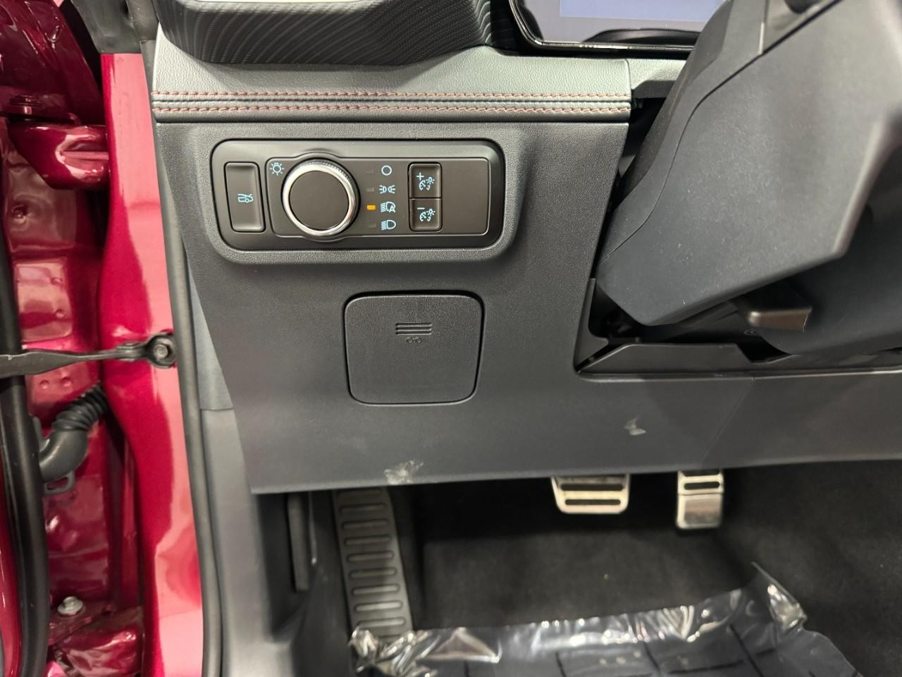 Ford Mustang Vehicle Full-screen Gallery Image 27