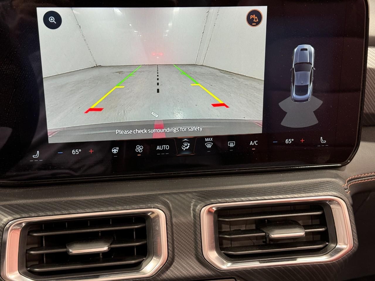 Ford Mustang Vehicle Full-screen Gallery Image 31