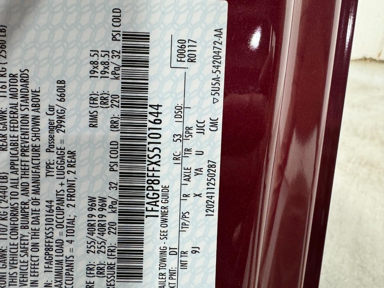 Ford Mustang Vehicle Full-screen Gallery Image 32