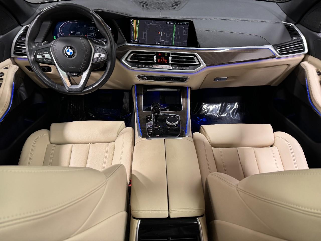 BMW X5 Vehicle Full-screen Gallery Image 13