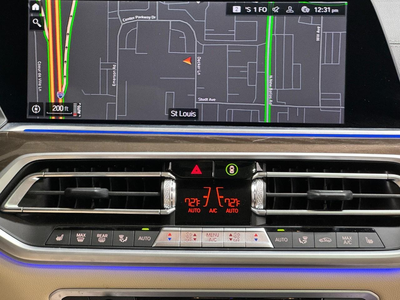 BMW X5 Vehicle Full-screen Gallery Image 15