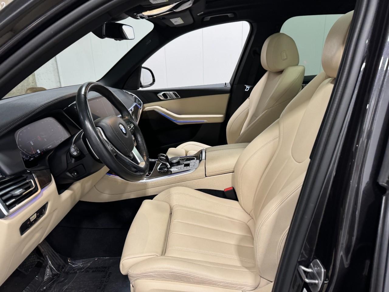 BMW X5 Vehicle Full-screen Gallery Image 26