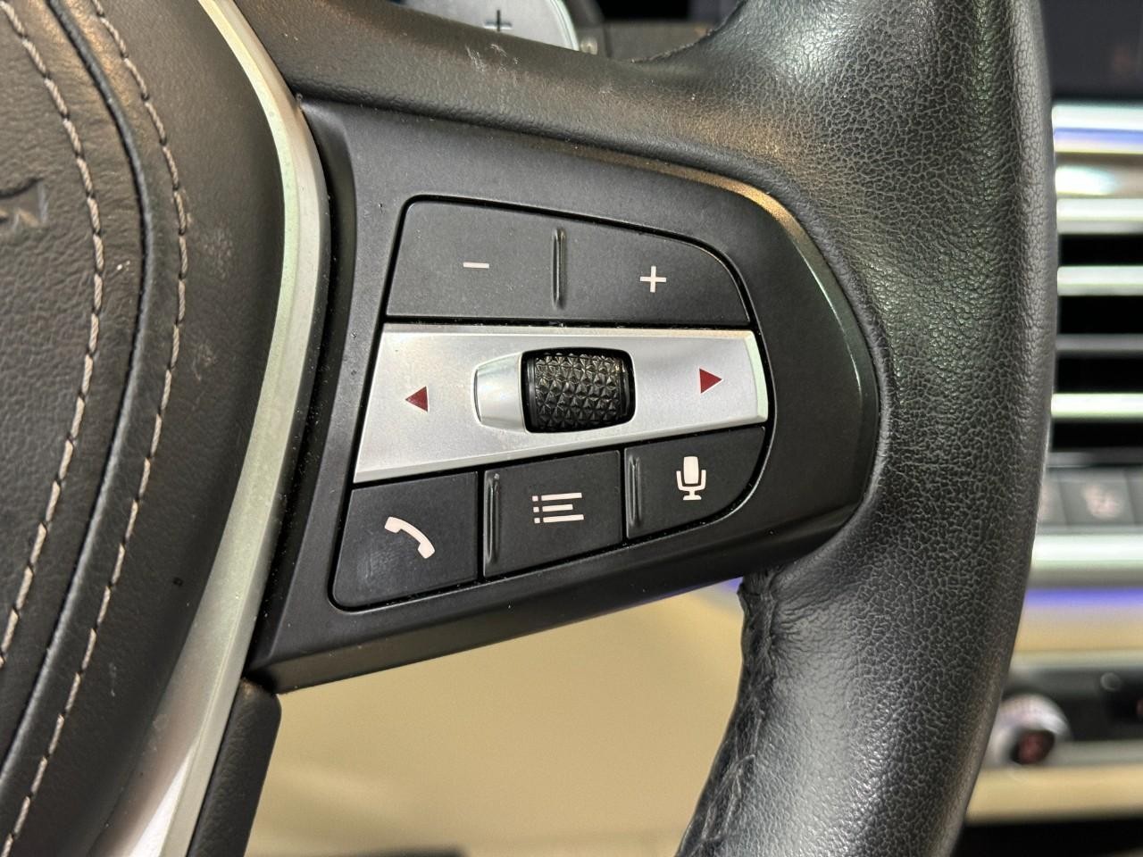 BMW X5 Vehicle Full-screen Gallery Image 31