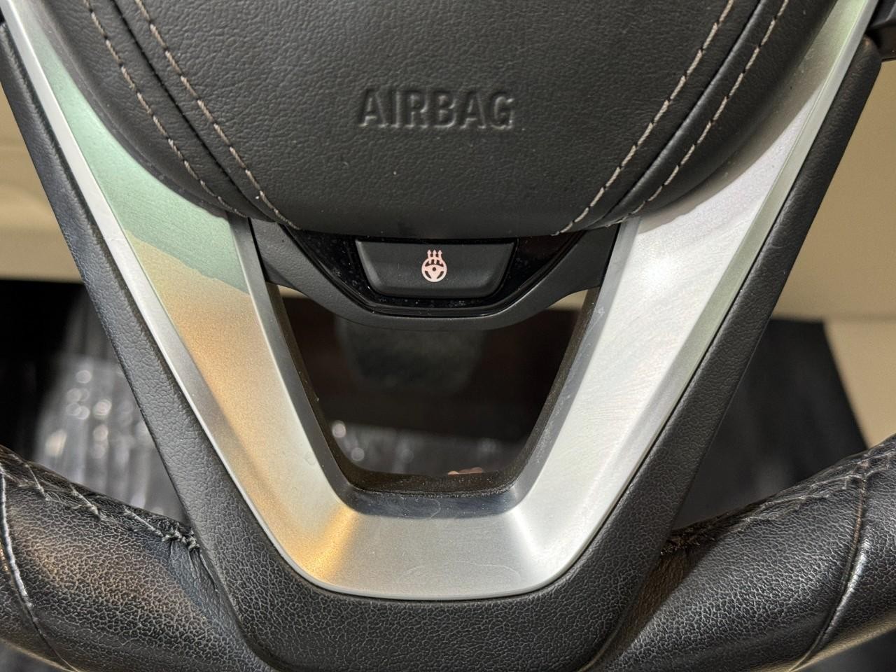 BMW X5 Vehicle Full-screen Gallery Image 32