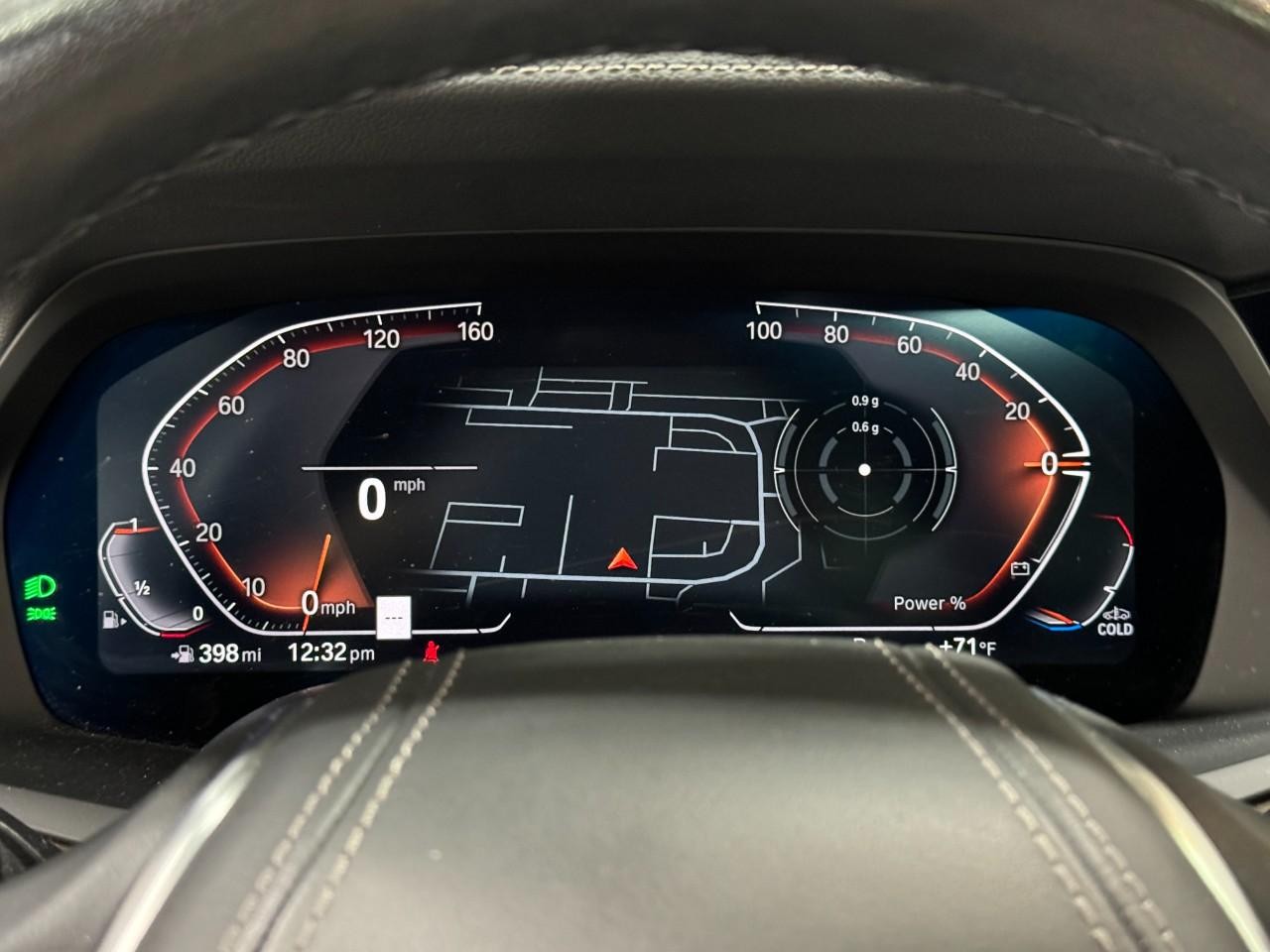 BMW X5 Vehicle Full-screen Gallery Image 33