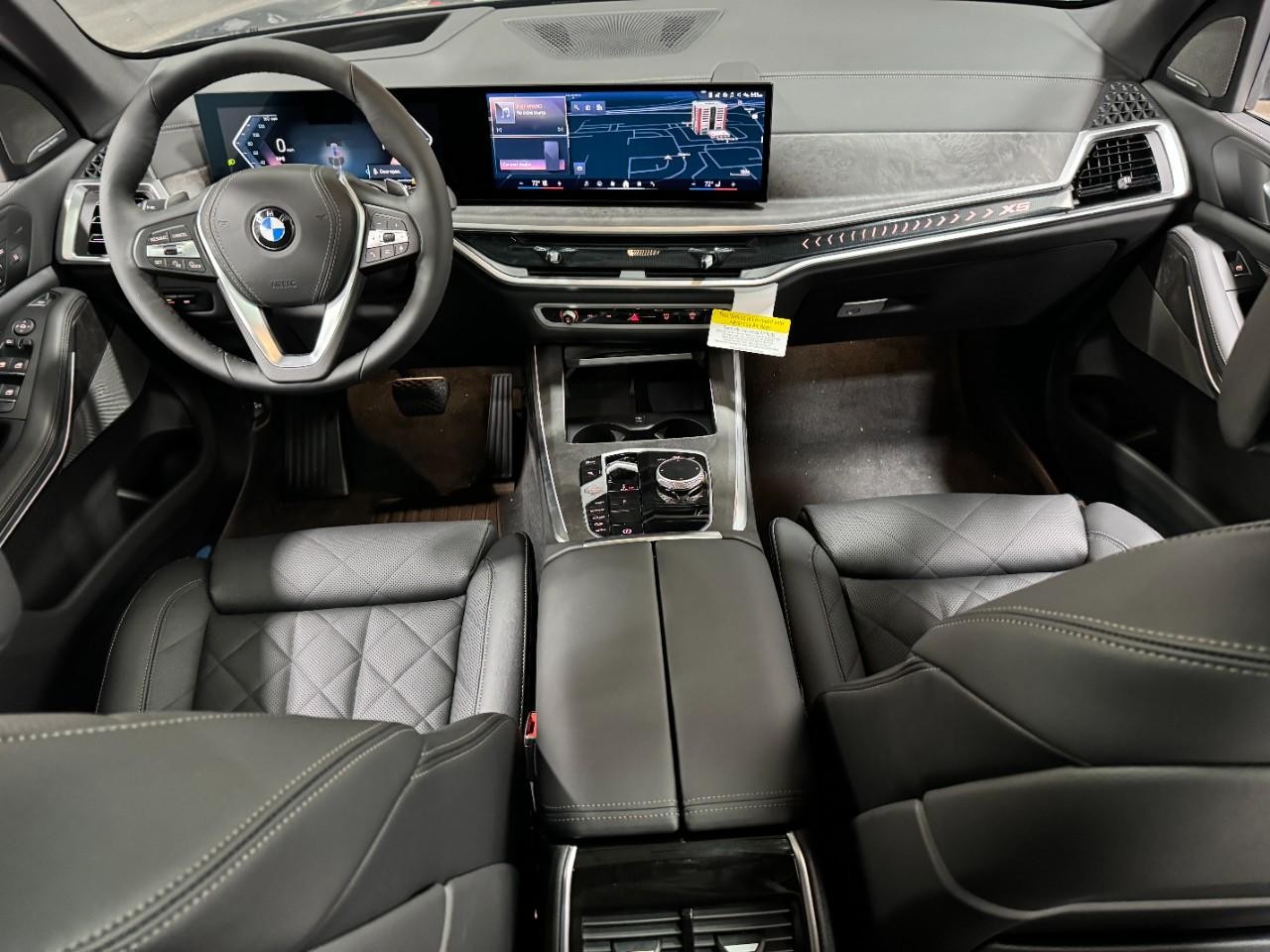 BMW X5 Vehicle Full-screen Gallery Image 13