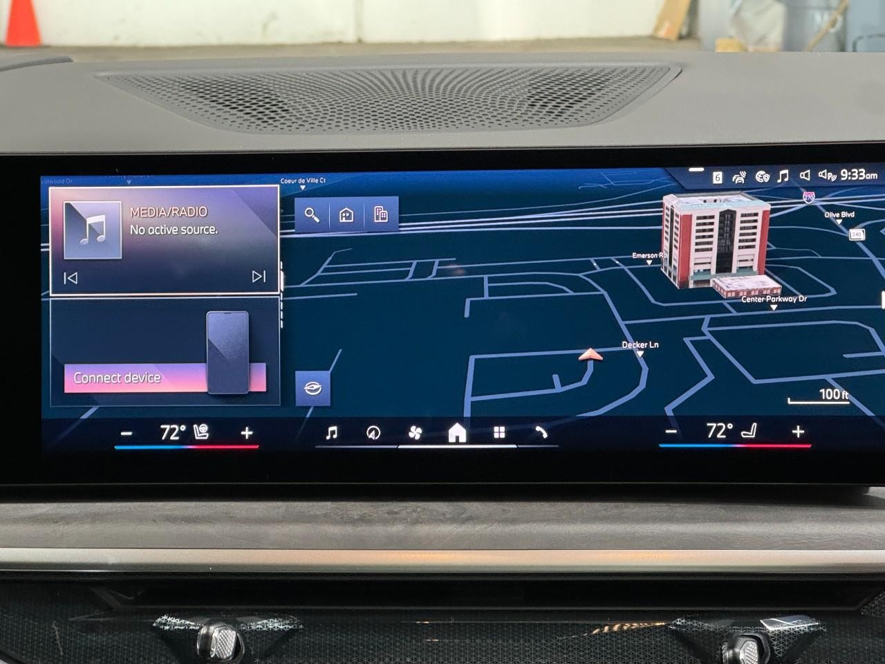 BMW X5 Vehicle Full-screen Gallery Image 15