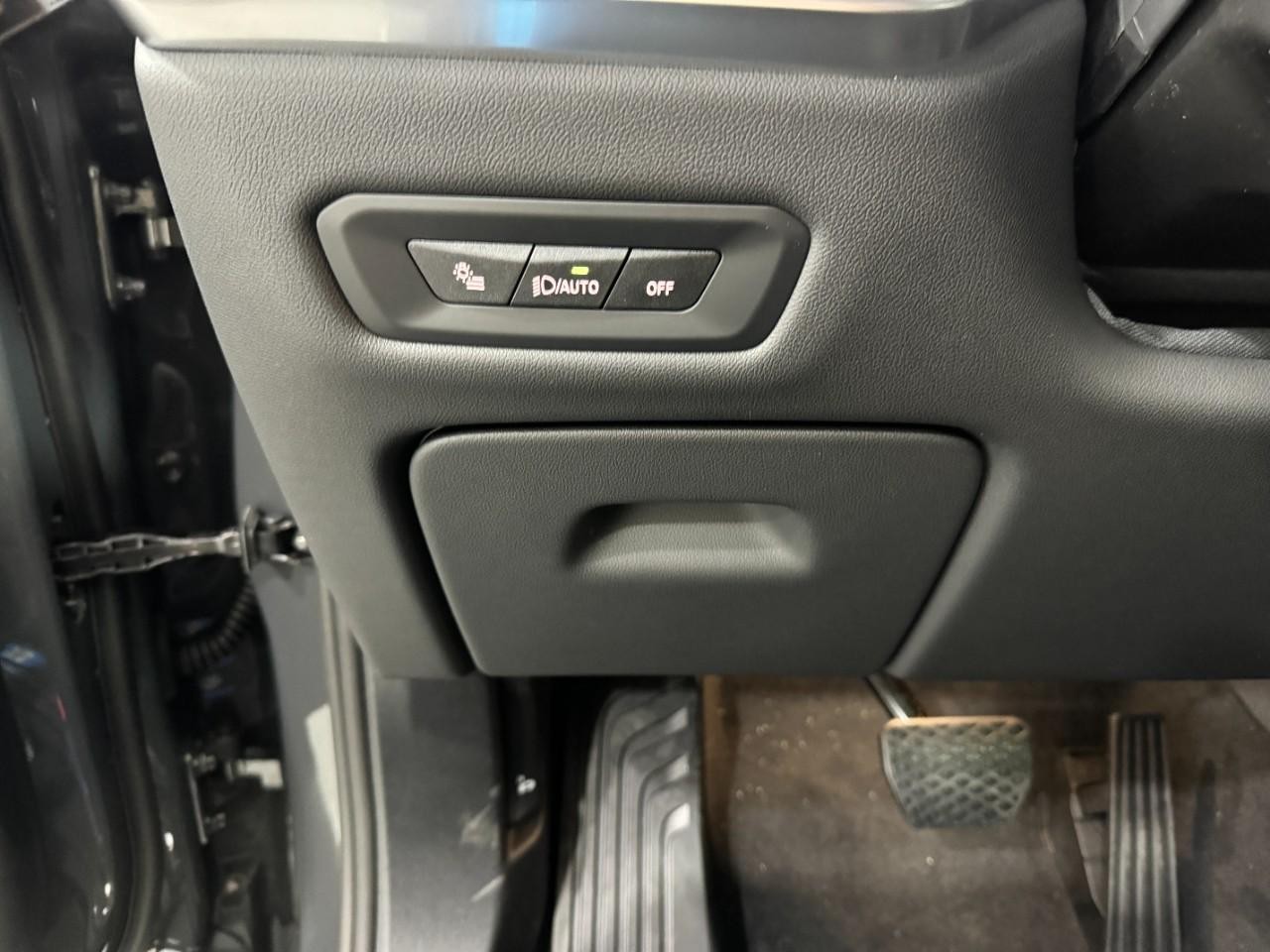 BMW X5 Vehicle Full-screen Gallery Image 31