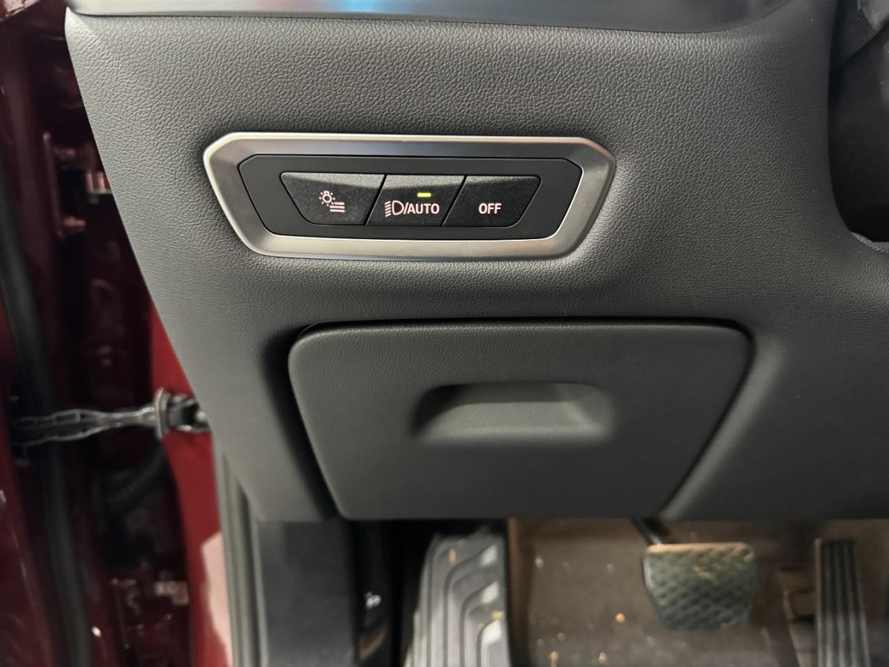 BMW X7 Vehicle Full-screen Gallery Image 33