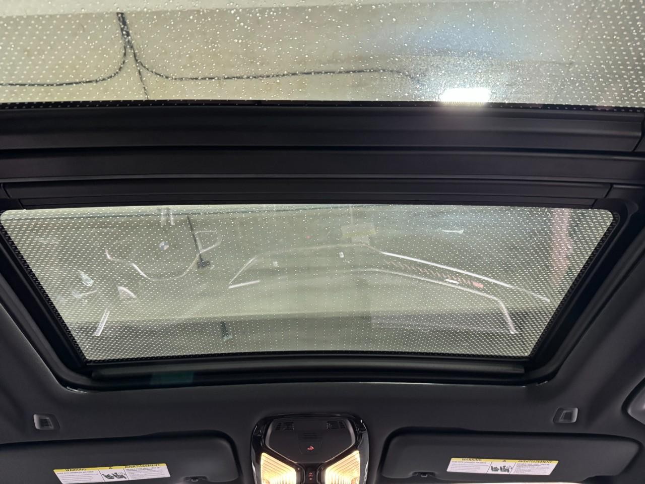 BMW X5 Vehicle Full-screen Gallery Image 12