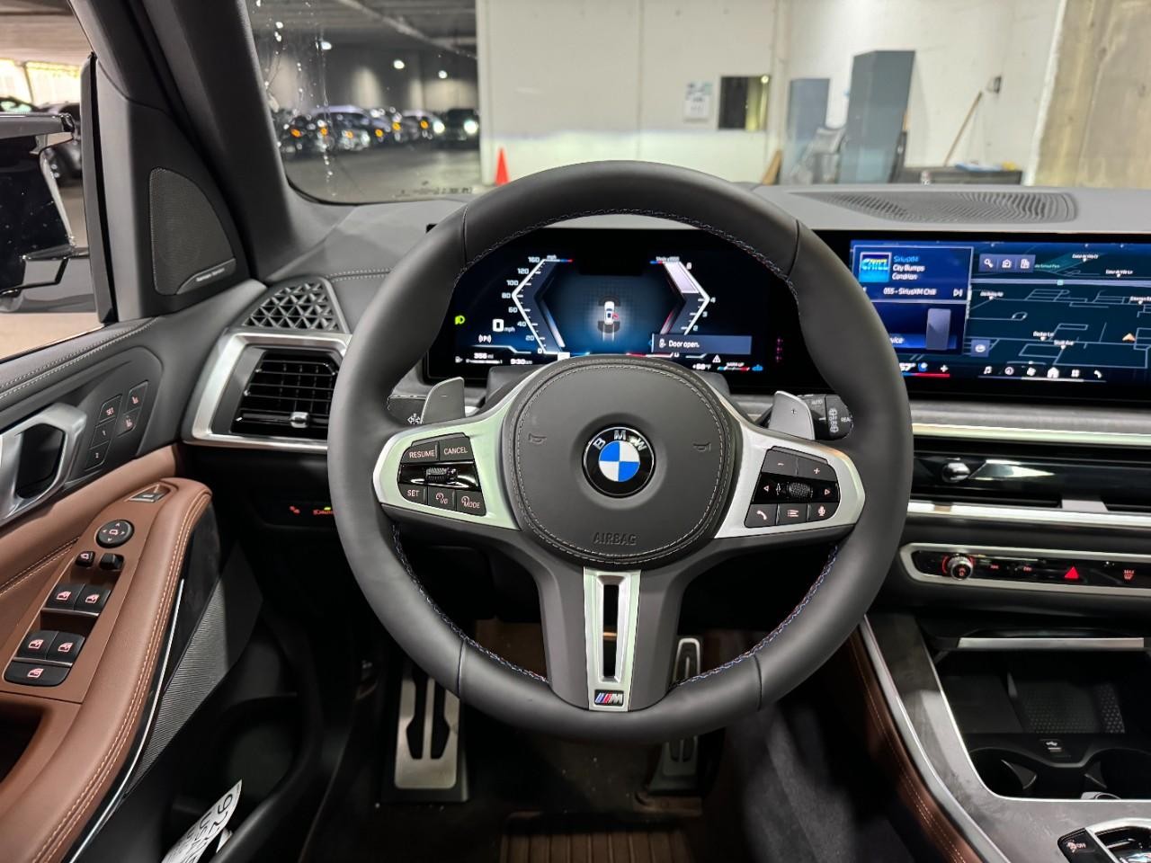 BMW X5 Vehicle Full-screen Gallery Image 14