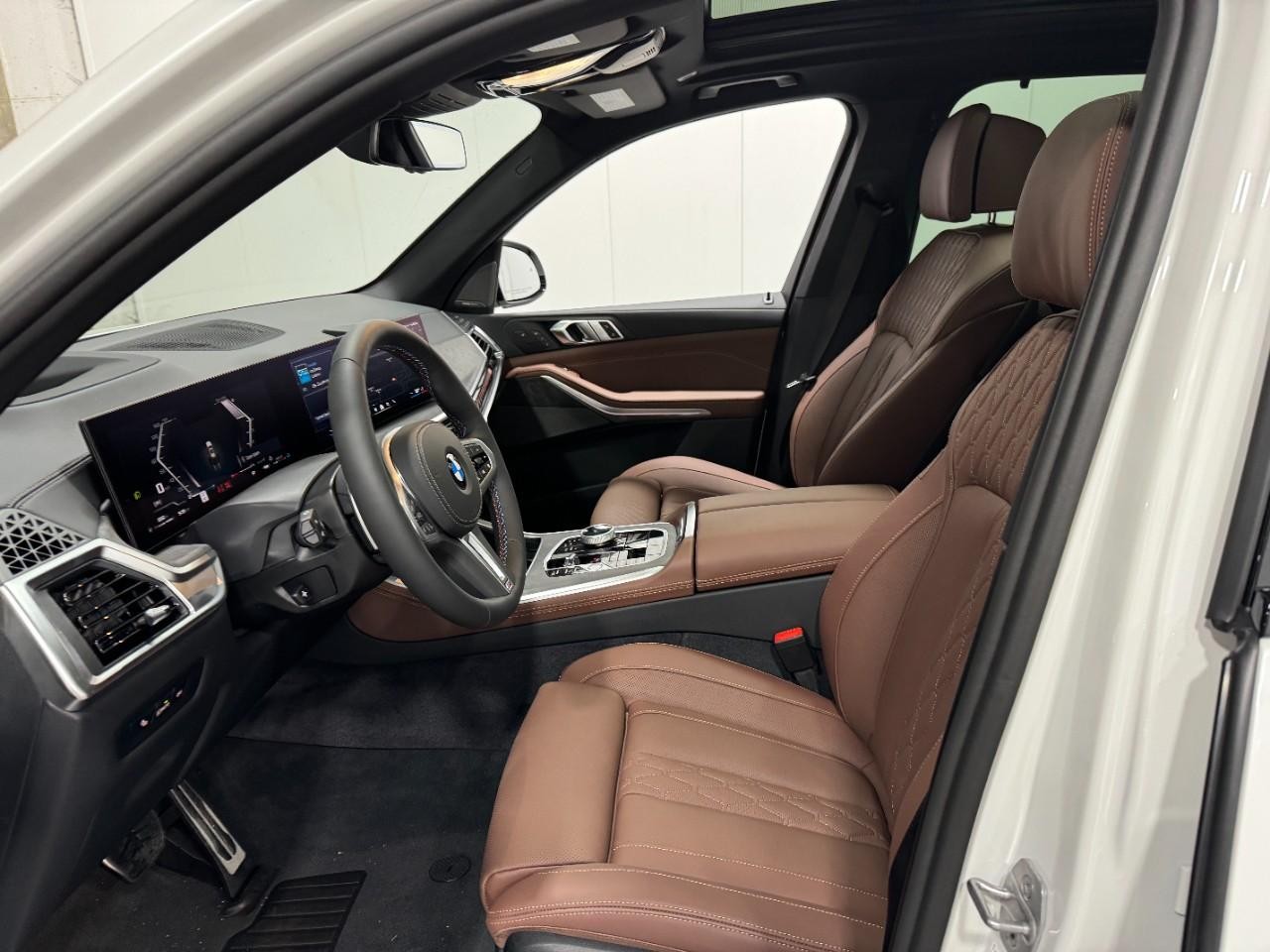 BMW X5 Vehicle Full-screen Gallery Image 28