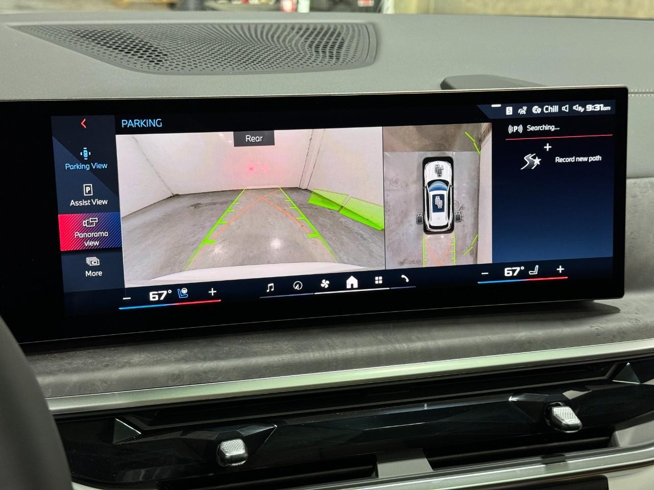 BMW X5 Vehicle Full-screen Gallery Image 35