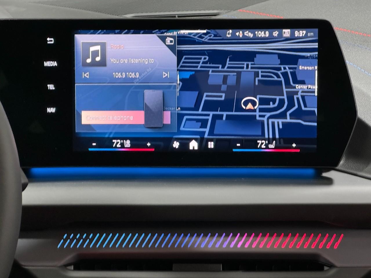 BMW 2 Series Vehicle Full-screen Gallery Image 14