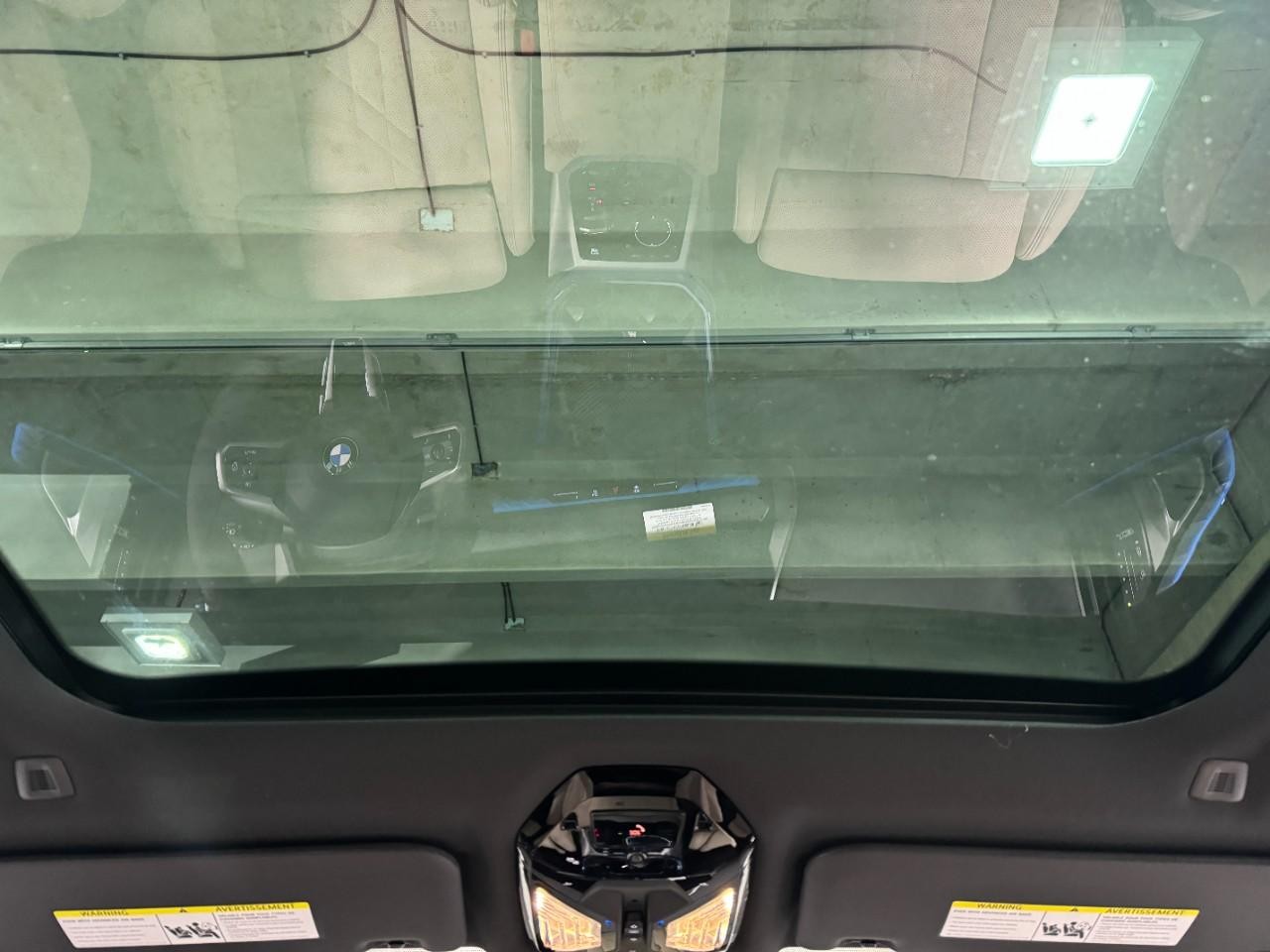 BMW X3 Vehicle Full-screen Gallery Image 12