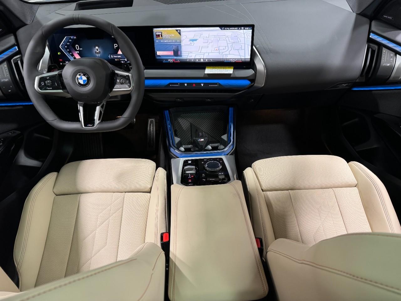 BMW X3 Vehicle Full-screen Gallery Image 13