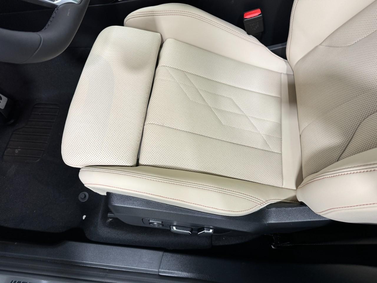 BMW X3 Vehicle Full-screen Gallery Image 27