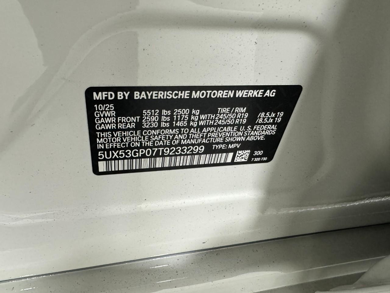 BMW X3 Vehicle Full-screen Gallery Image 33