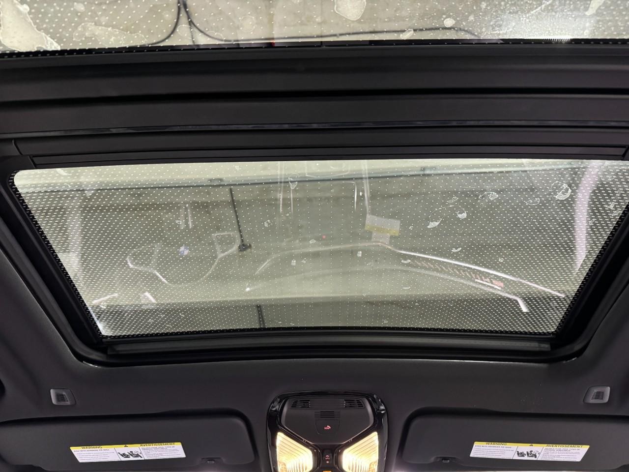 BMW X5 Vehicle Full-screen Gallery Image 12