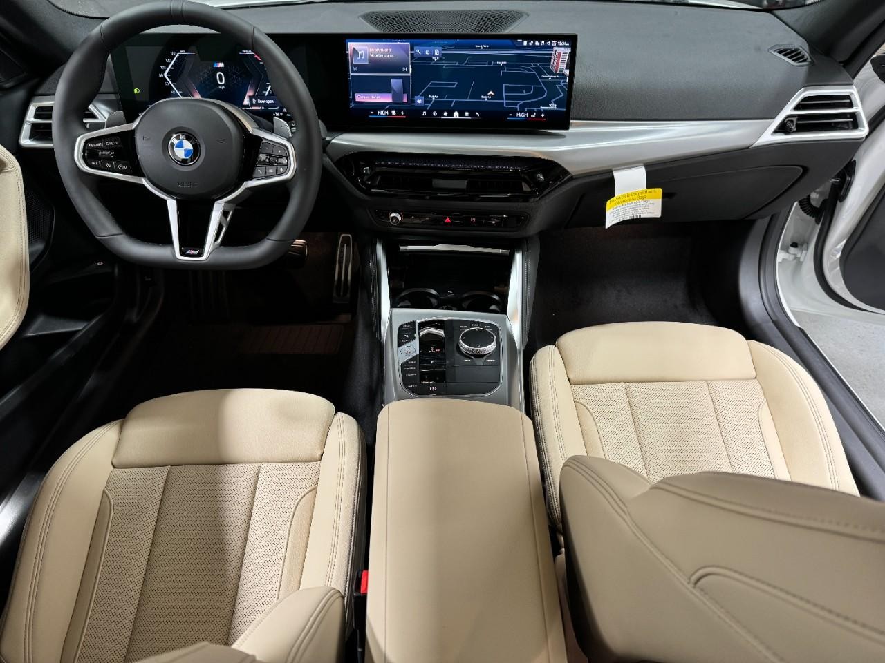 BMW 2 Series Vehicle Full-screen Gallery Image 11