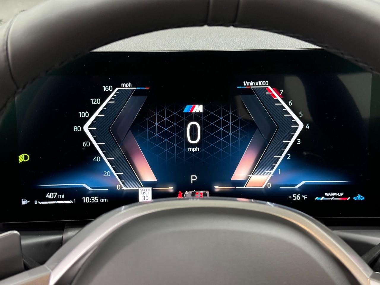 BMW 2 Series Vehicle Full-screen Gallery Image 31