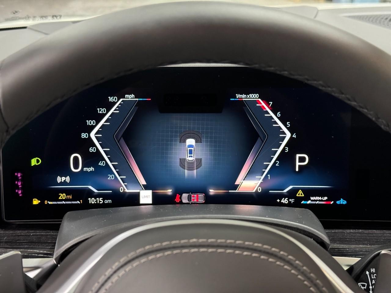 BMW X7 Vehicle Full-screen Gallery Image 36