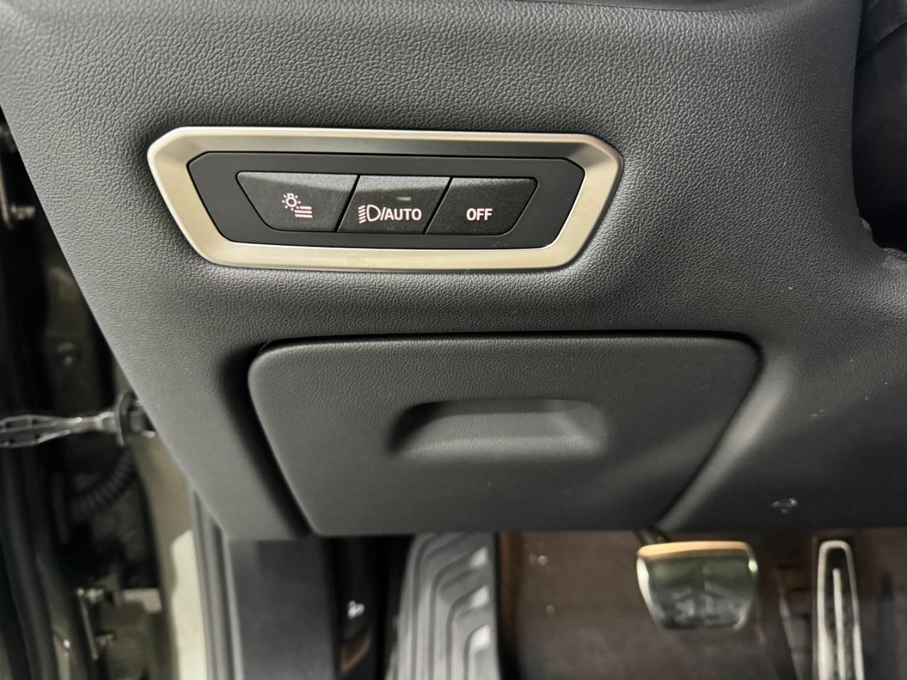 BMW X7 Vehicle Full-screen Gallery Image 33