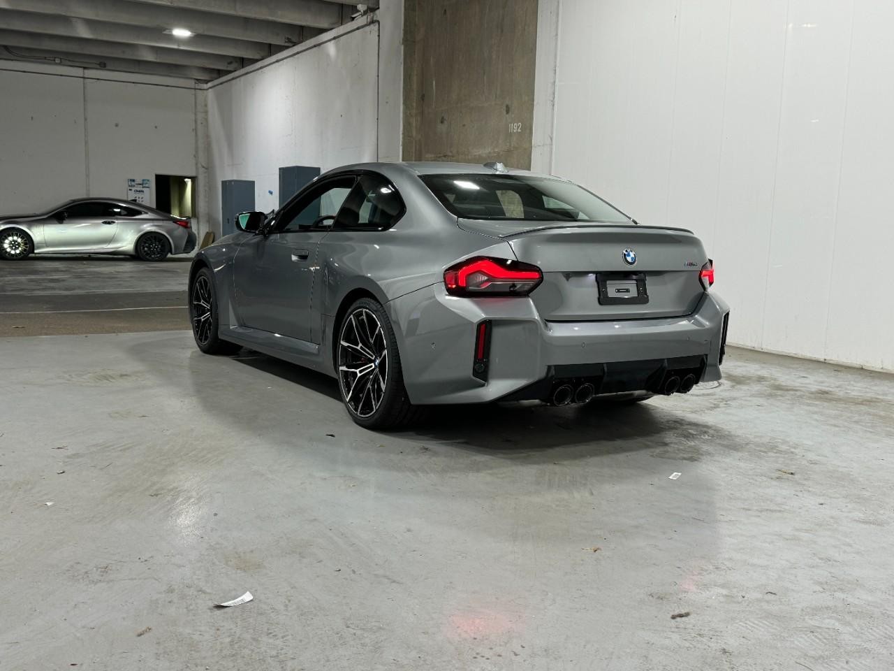 BMW M2 Vehicle Full-screen Gallery Image 3