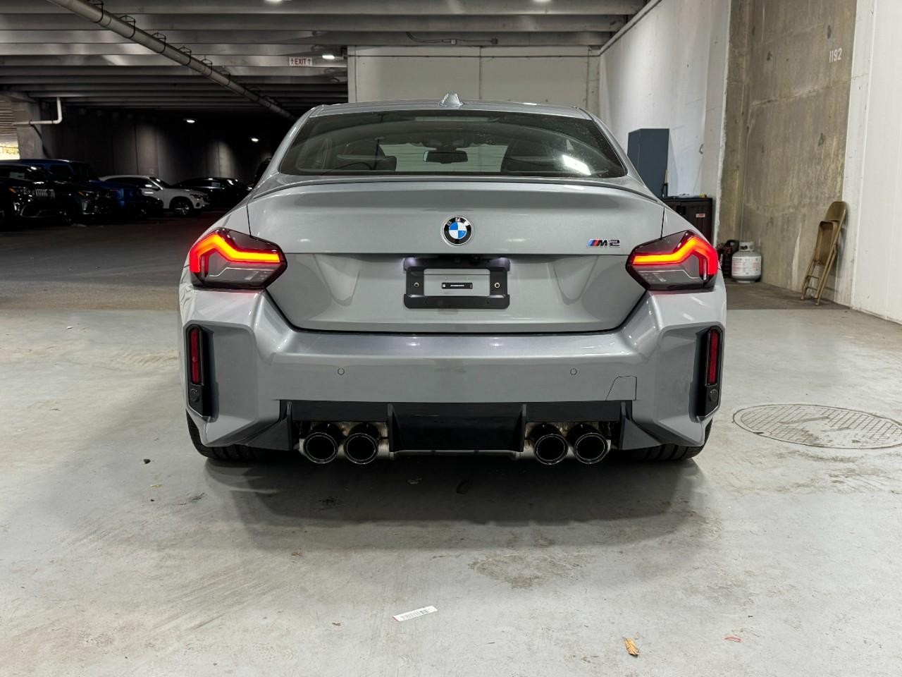 BMW M2 Vehicle Full-screen Gallery Image 9