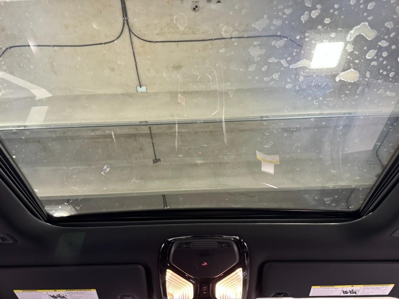 BMW M2 Vehicle Full-screen Gallery Image 11