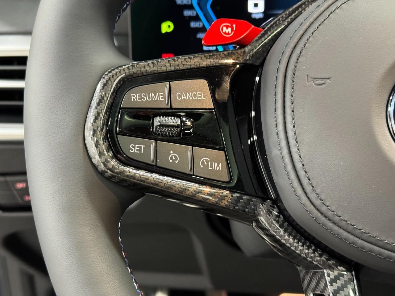 BMW M2 Vehicle Full-screen Gallery Image 30