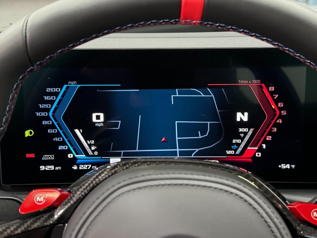 BMW M2 Vehicle Full-screen Gallery Image 32