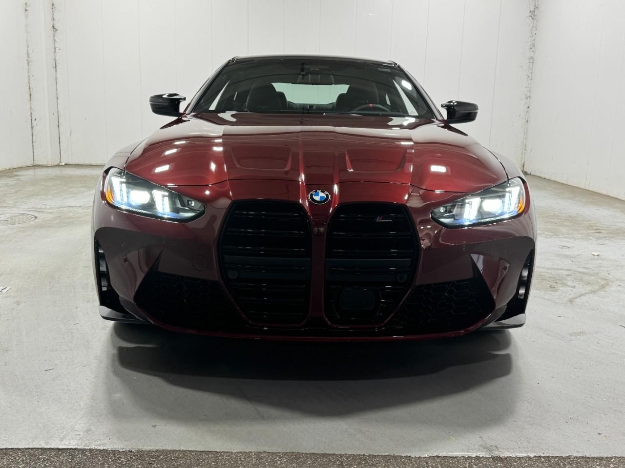 BMW M4 Vehicle Full-screen Gallery Image 7