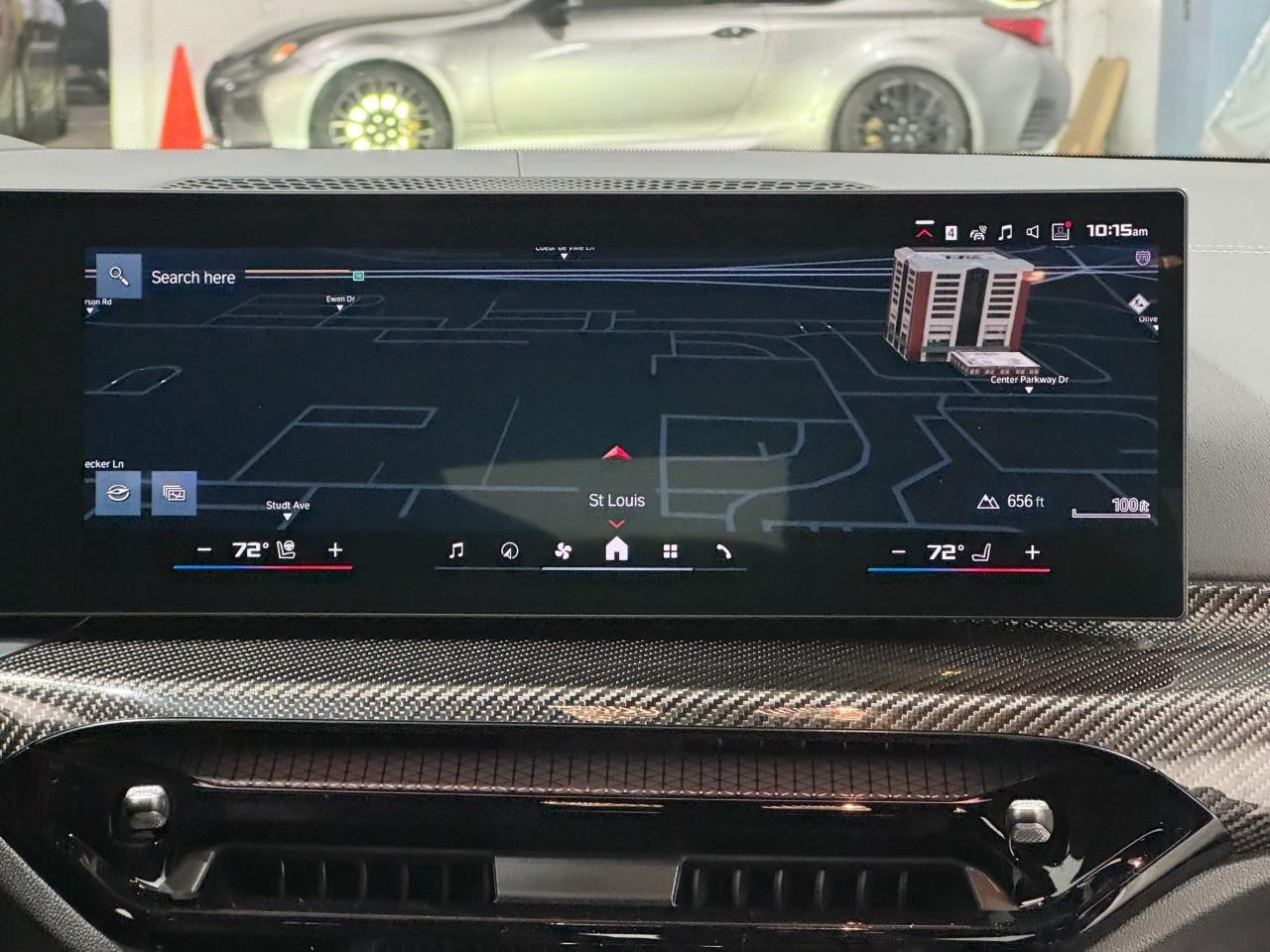 BMW M4 Vehicle Full-screen Gallery Image 13