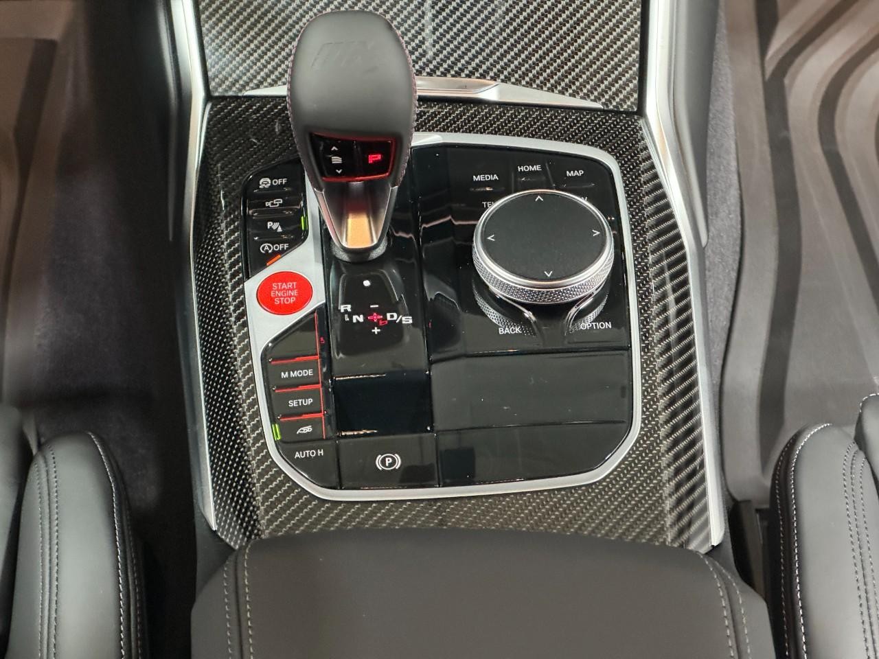 BMW M4 Vehicle Full-screen Gallery Image 14