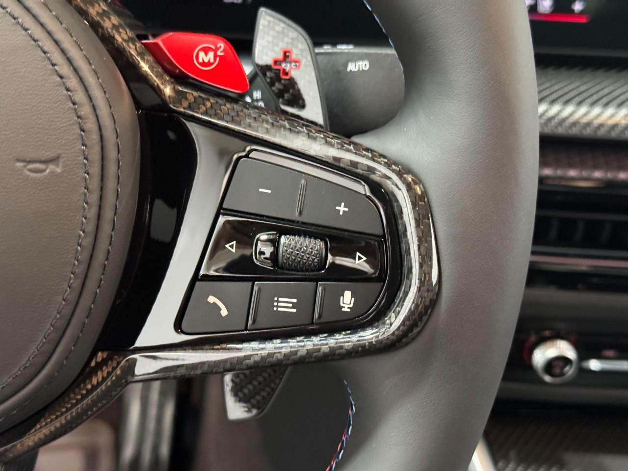 BMW M4 Vehicle Full-screen Gallery Image 31