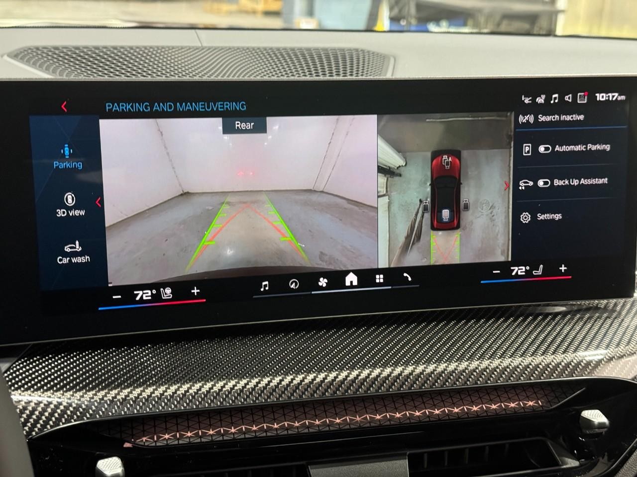 BMW M4 Vehicle Full-screen Gallery Image 33