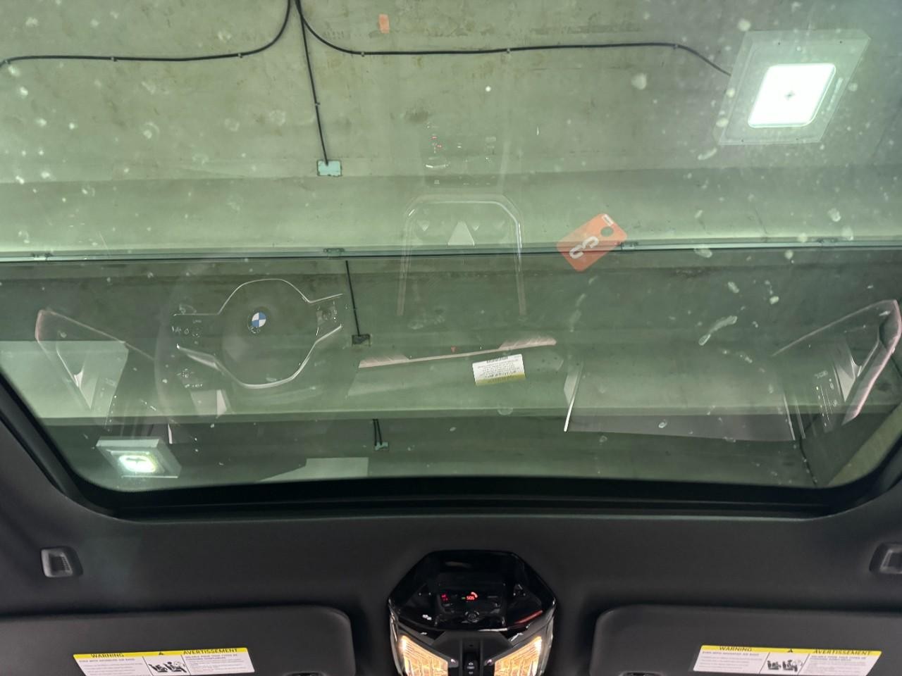 BMW X3 Vehicle Full-screen Gallery Image 12