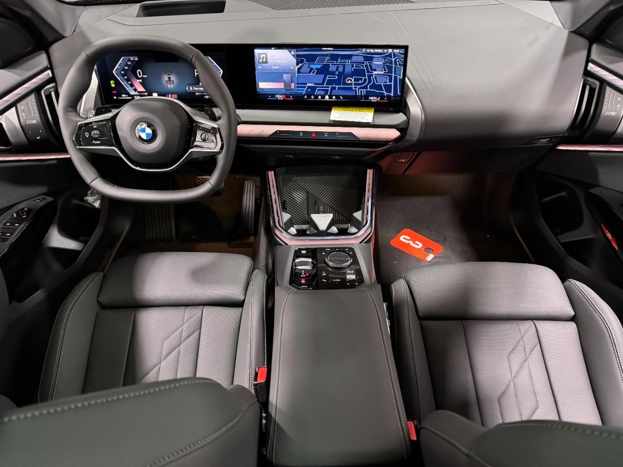 BMW X3 Vehicle Full-screen Gallery Image 13