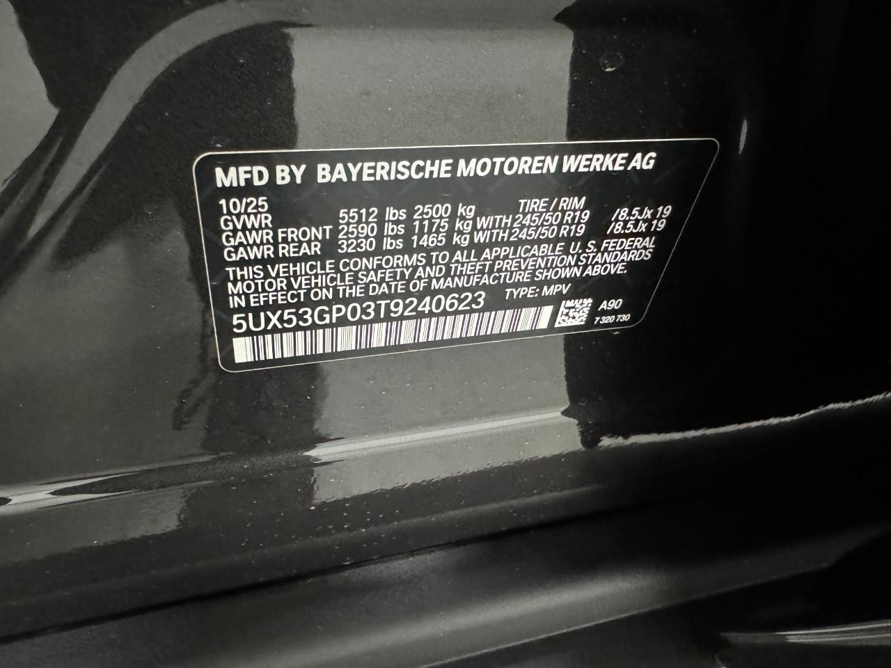 BMW X3 Vehicle Full-screen Gallery Image 32