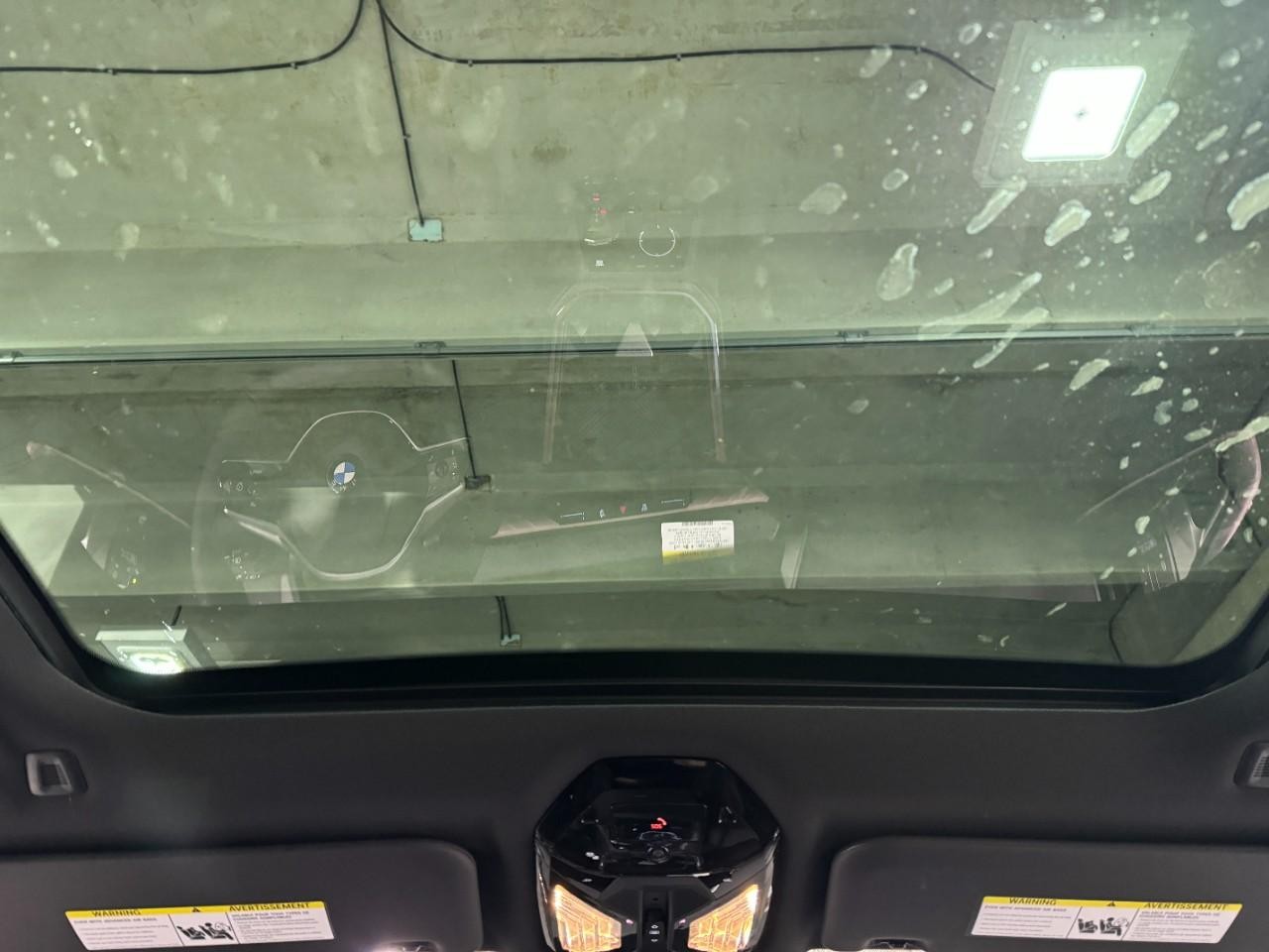 BMW X3 Vehicle Full-screen Gallery Image 11