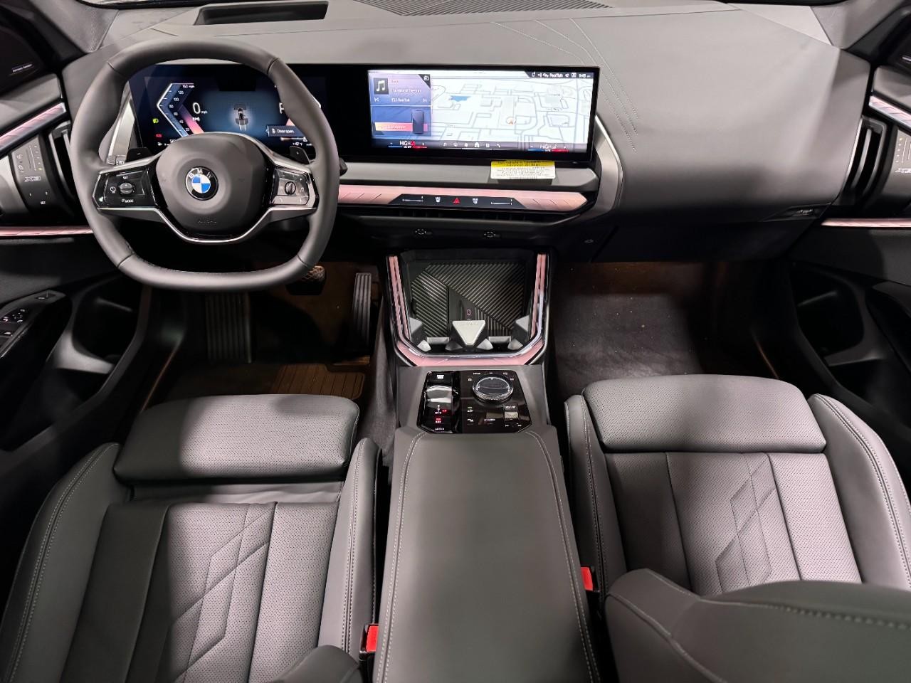 BMW X3 Vehicle Full-screen Gallery Image 12