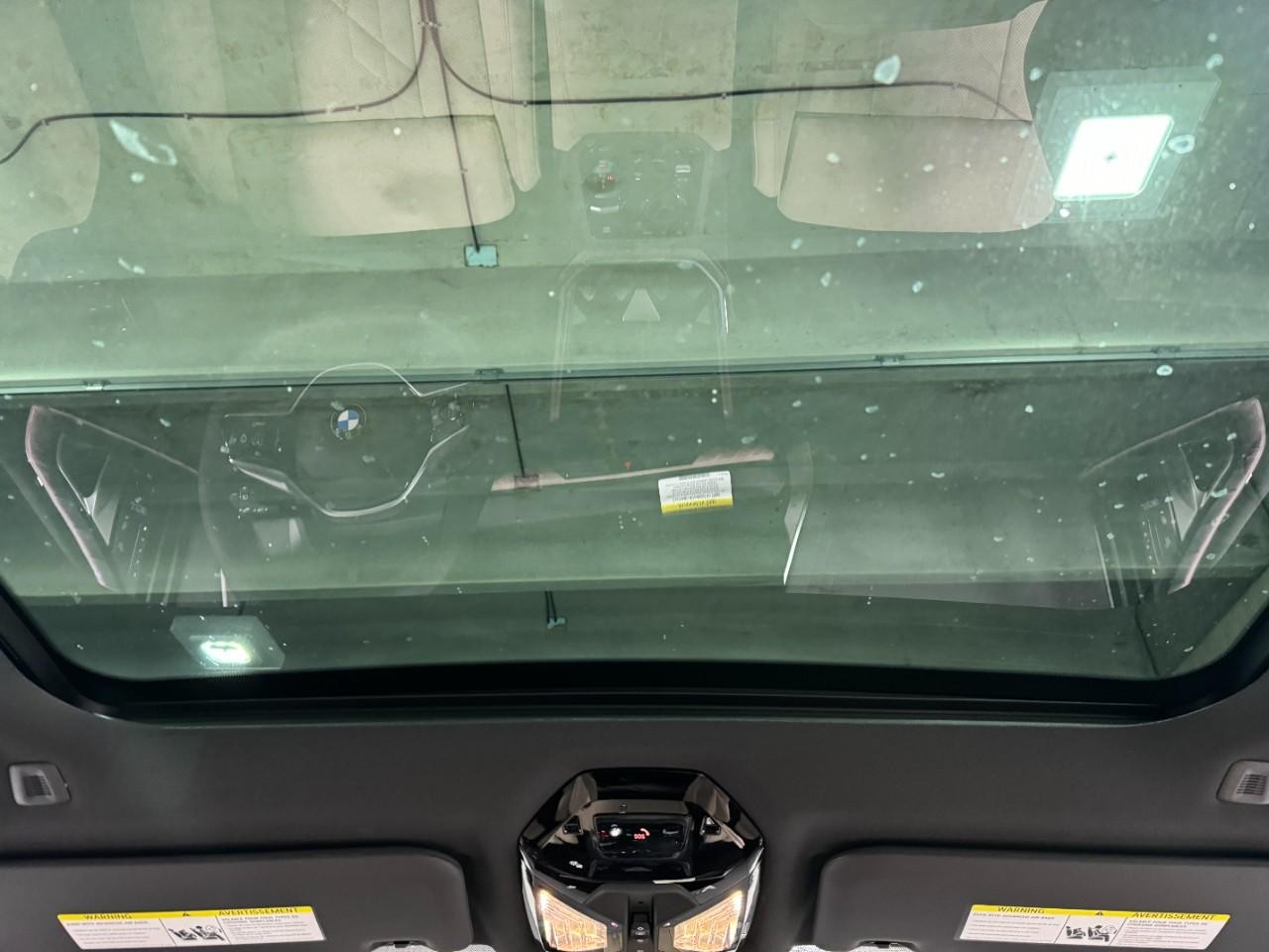 BMW X3 Vehicle Full-screen Gallery Image 12