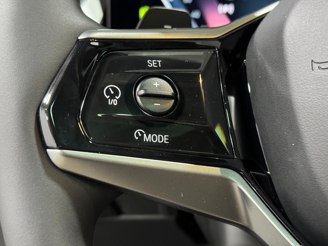 BMW X3 Vehicle Full-screen Gallery Image 28