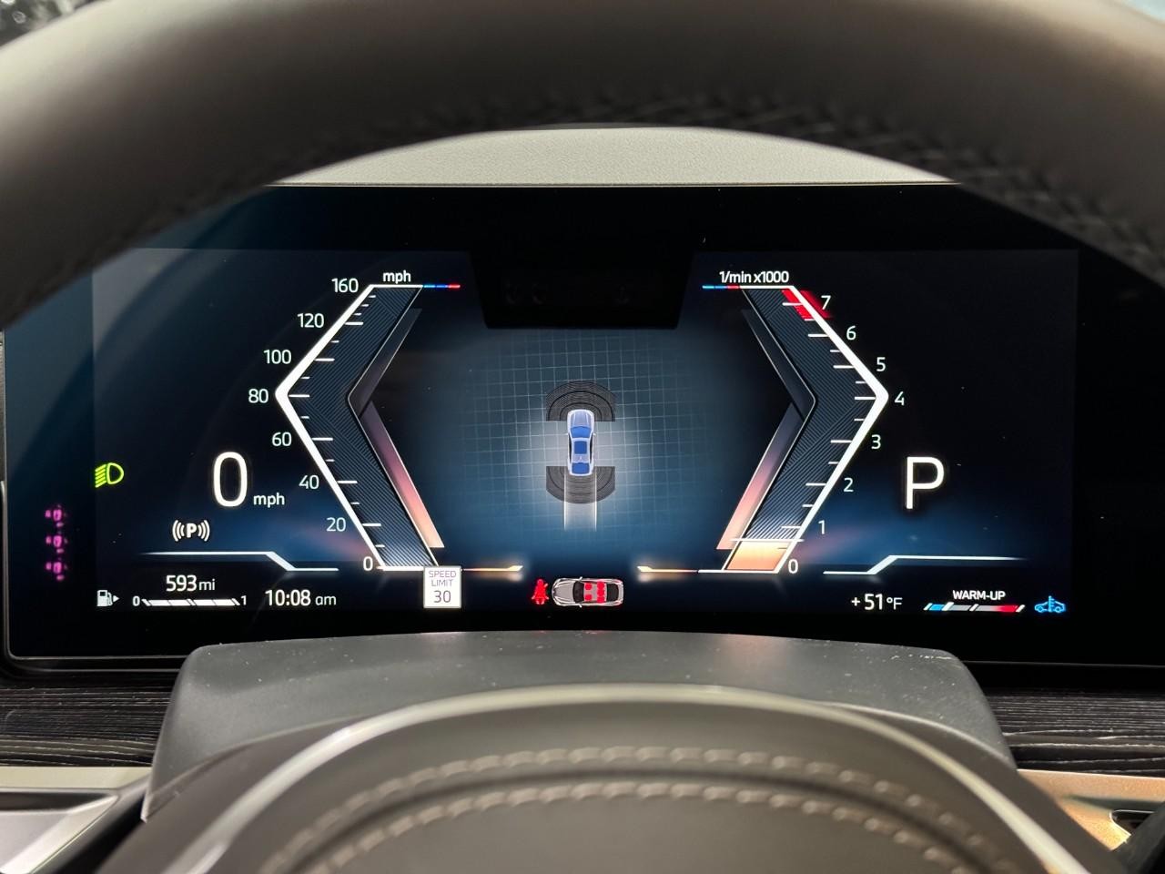 BMW X6 Vehicle Full-screen Gallery Image 33