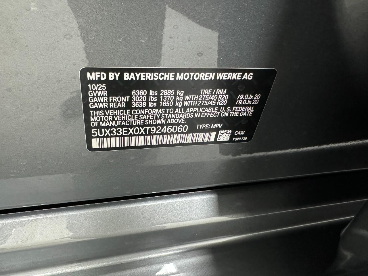 BMW X6 Vehicle Full-screen Gallery Image 35