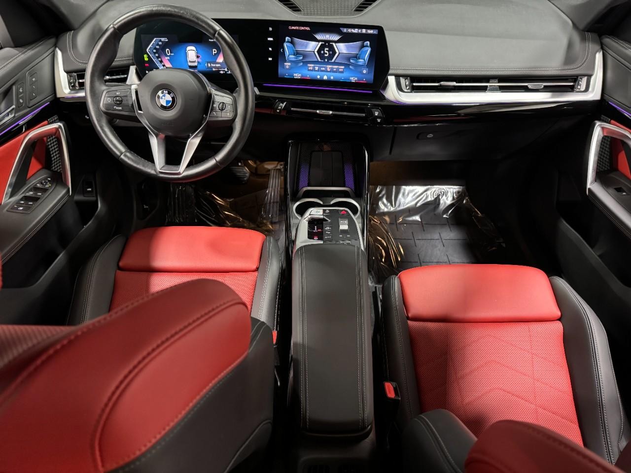 BMW X1 Vehicle Full-screen Gallery Image 11