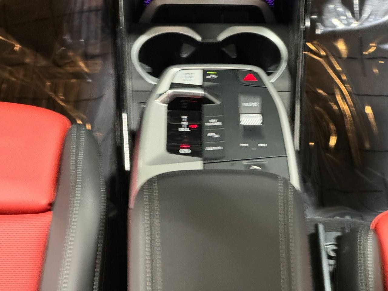 BMW X1 Vehicle Full-screen Gallery Image 14